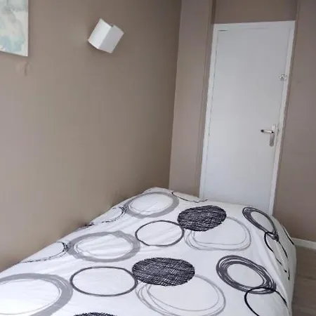 Proche Du Centre * La Rochelle (Charente-Maritime)