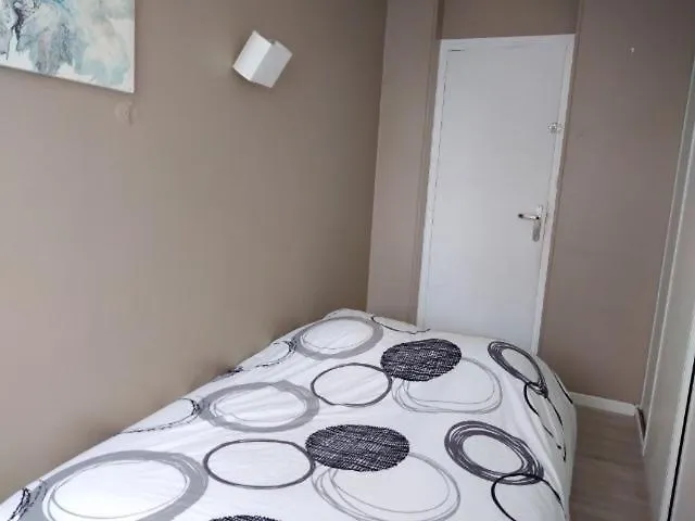 Proche Du Centre * La Rochelle (Charente-Maritime)